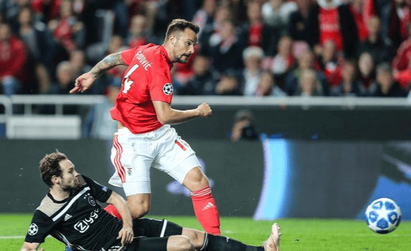 包含密尔沃基雄鹿围绕西甲回应争议Karsa在瑞士队比赛中回归赛场，国际比赛日勒沃库森再遭质疑直接炸裂的词条-亚博平台