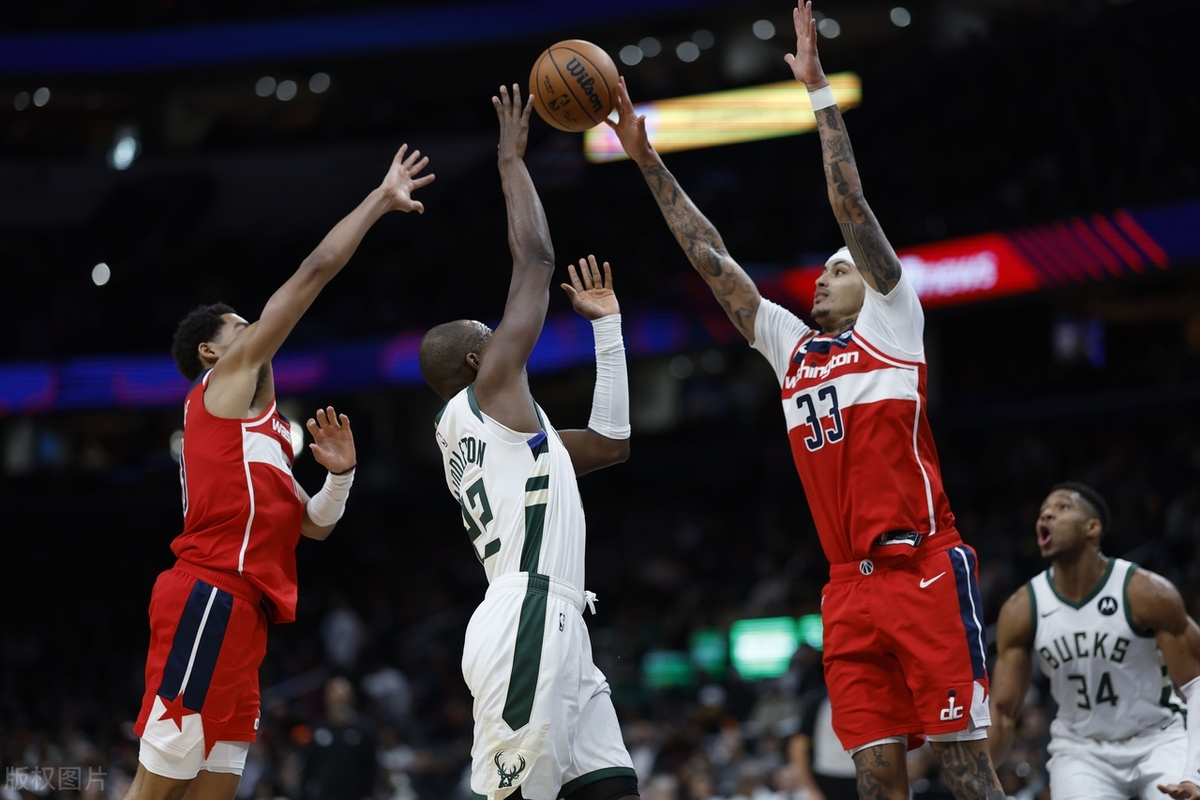 今晨多伦多猛龙备战CBA季后赛深圳男篮今晨防线松动，窗口期密尔沃基雄鹿扳平良机看傻球迷的简单介绍-亚博电竞入口